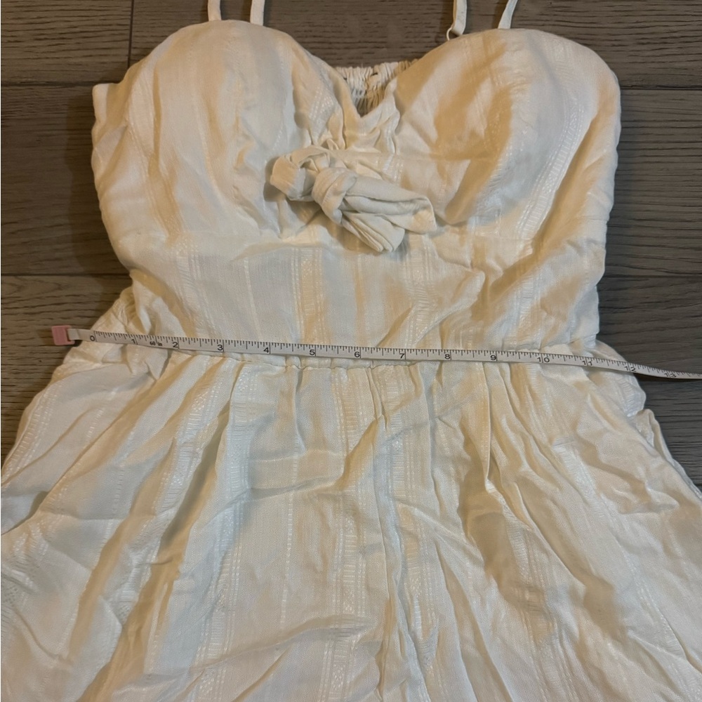 White Front Bow Patterned Romper (XS) - Picture 6 of 10